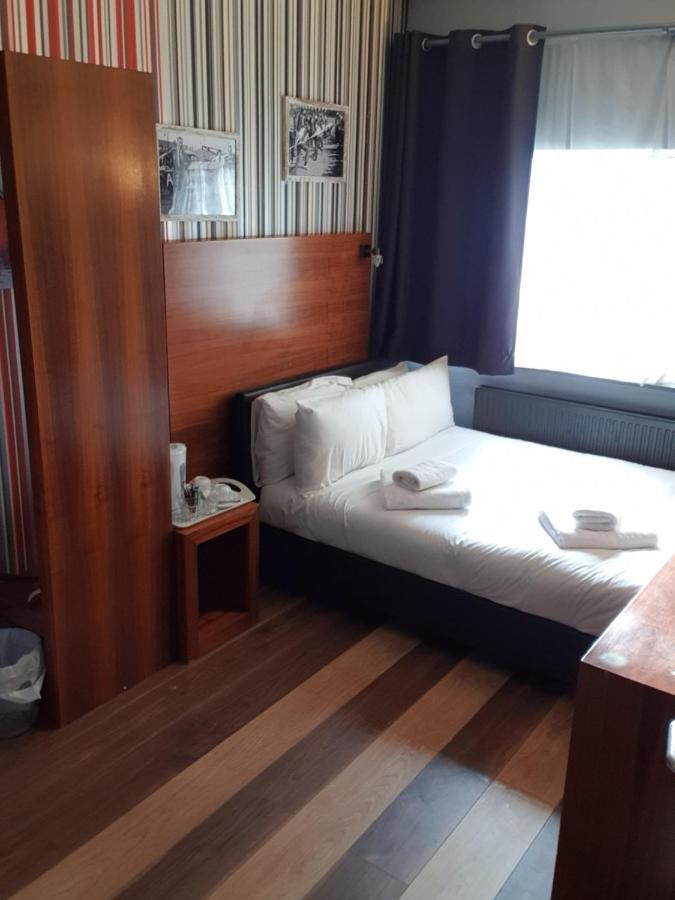 Bennetts Hotel 롱이튼 외부 사진